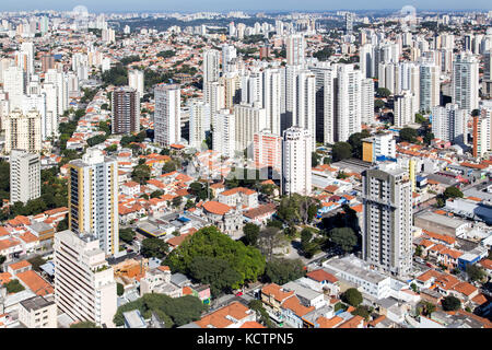 Vue aérienne du quartier de Vila Romana dans la ville de São Paulo - Brésil. Banque D'Images