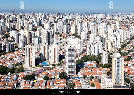 Vue aérienne du quartier de Vila Romana dans la ville de São Paulo - Brésil. Banque D'Images