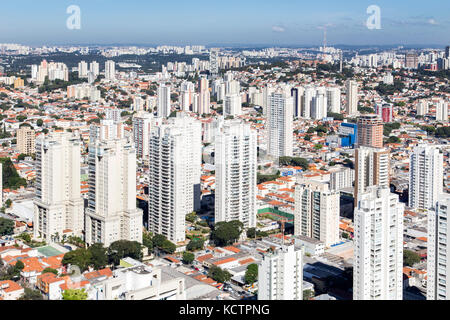 Vue aérienne du quartier de Vila Romana dans la ville de São Paulo - Brésil. Banque D'Images