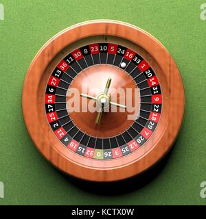 Close-up de roulette sur fond vert.d'en haut Banque D'Images