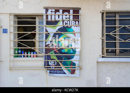 Fidel Castro l'affiche en vitrine, La Havane, Cuba Banque D'Images