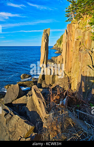 Rock d'équilibrage sur la baie de fundy sur la Digby Neck, Long Island sur le cou de Digby, Nouvelle-Écosse, Canada Banque D'Images