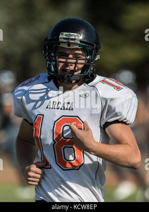 L'action de football avec arcata vs. central valley high school de ville de Shasta Lake, en Californie. Banque D'Images