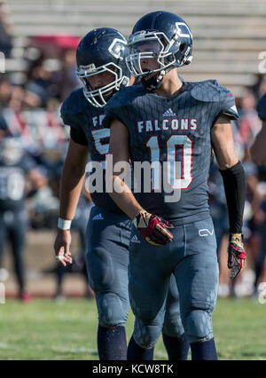 L'action de football avec arcata vs. central valley high school de ville de Shasta Lake, en Californie. Banque D'Images