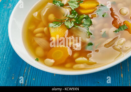 Fassolatha - plat national de la grèce,soupe de haricots blanc classique. Banque D'Images