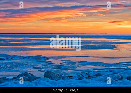 Coucher du soleil sur le lac Winnipeg à hillside beach, , Manitoba, Canada Banque D'Images