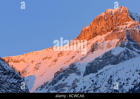 Sommet des rocheuses canadiennes au lever du soleil, Banff National Park, Alberta, Canada Banque D'Images