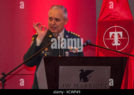 L'armée colombienne gen. Alberto José mejia ferro, commandant de l'armée colombienne, parle à la transformation de l'armée colombienne symposium, Bogota, Colombie, aug. 5, 2016. (Photo par le sgt Brian Calhoun, 108e public affairs det.) Banque D'Images