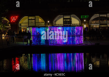 6ème oct 2017, Leeds Night Light, une célébration magique de lumière et de couleurs, cette la 13e année de lumière nuit Leeds. Banque D'Images