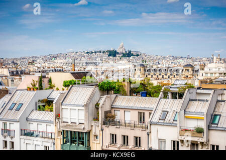 Toits de Paris vue depuis le Centre Pompidou à Paris, France Banque D'Images