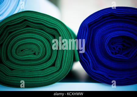 Vert et Bleu rouleau de tissu Banque D'Images