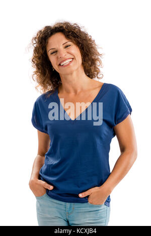 Portrait of a smiling young woman, isolé sur fond blanc Banque D'Images