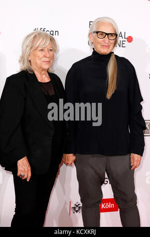 Margarethe von Trotta et Jane Campion assister à la remise des prix du festival du film 2017 de Cologne lors de la 27ème festival du film à Cologne börsensaal der ihk le 6 octobre 2017 à Cologne, Allemagne. Banque D'Images