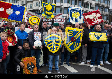 Londres, Royaume-Uni. 7 octobre 2017. Des milliers de partisans de l'Alliance des lads de football (FLA) et des vétérans contre le terrorisme se préparent à marcher dans le centre de Londres, de Park Lane au pont de Westminster sur le second « passage contre l'extrémisme ». Le FLA a été formé à la suite de l'attaque terroriste du pont de Londres le 3 juin. Crédit : Mark Kerrison/Alamy Live News Banque D'Images