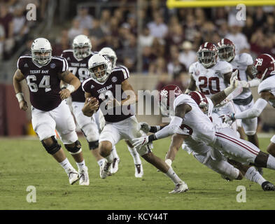 College Station, Texas, USA. 7 Oct, 2017. Aggie Quarterback # 11 ''KELLEN MOND'' de la première vers le bas. Credit : Hoss Mcbain/ZUMA/Alamy Fil Live News Banque D'Images