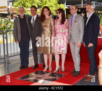 Debra Messing - Star 033 Eric McCormack et Megan Mullally Debra Messing honorés d'une étoile sur le Hollywood Walk of Fame à Los Angeles. Le 6 octobre 2017. Banque D'Images