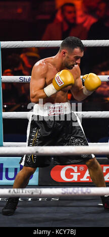 Stuttgart, Allemagne. 7 octobre 2017. Timo Schwarzkopf d'Allemagne en action à la Coupe du monde de boxe IBO à Stuttgart, Allemagne, le 7 octobre 2017. Crédit : Sebastian Gollnow/dpa/Alamy Live News Banque D'Images