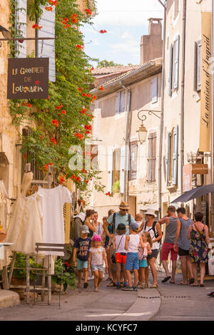 Lourmarin, Provence, France - Lourmarin, un village de la campagne du Lubéron, vaucluse région. Banque D'Images