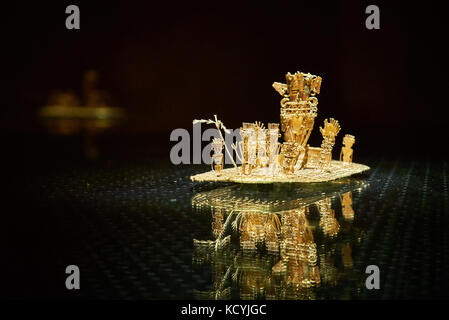 Radeau muisca dans musée de l'or ou Museo del Oro, Bogota, Colombie, Amérique du Sud Banque D'Images