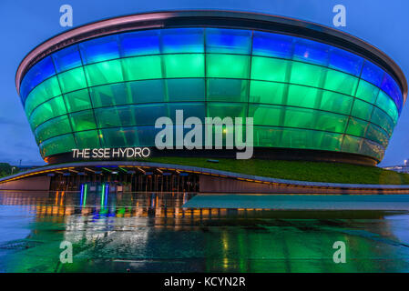 Glasgow, Écosse - 15 août 2017 - vue de la nuit de la salle de concerts moderne de Glasgow dans un jour de pluie. Banque D'Images