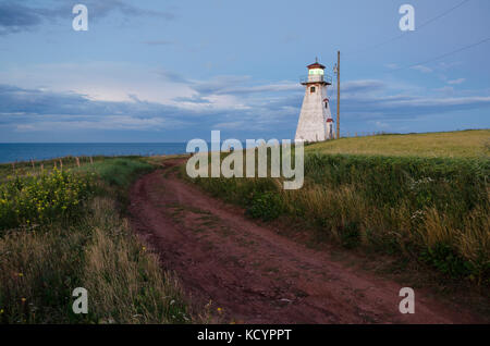 Phare du cap tryon, cape tryon, Prince Edward Island, canada, chemin de terre, océan, golfe du Saint-Laurent Banque D'Images