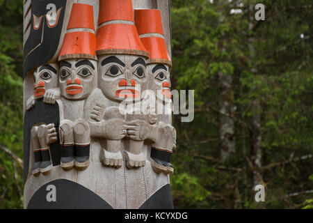 Héritage de Gwaii Haanas totem à Windy Bay, Gwaii Haanas, Réserve de parc national et site du patrimoine haïda, Haida Gwaii, anciennement connu sous le nom de Queen Charlotte Islands, British Columbia, Canada Banque D'Images