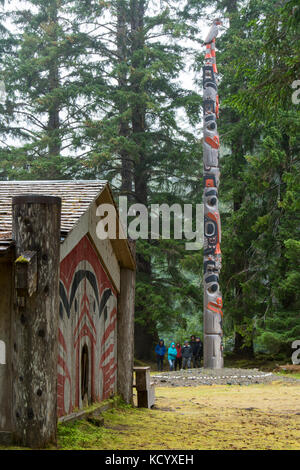 Héritage de Gwaii Haanas totem à Windy Bay, Gwaii Haanas, Réserve de parc national et site du patrimoine haïda, Haida Gwaii, anciennement connu sous le nom de Queen Charlotte Islands, British Columbia, Canada Banque D'Images