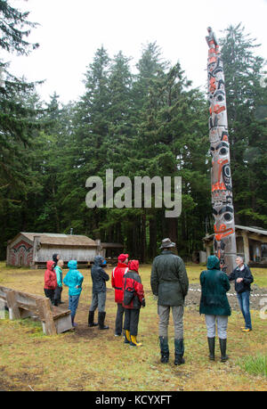 Héritage de Gwaii Haanas totem à Windy Bay, Gwaii Haanas, Réserve de parc national et site du patrimoine haïda, Haida Gwaii, anciennement connu sous le nom de Queen Charlotte Islands, British Columbia, Canada Banque D'Images