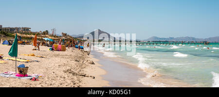 La plage de Playa de Muro en haute saison d'été près de l'Albufera, Majorque, Baléares Banque D'Images