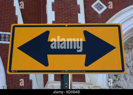 Deux sens street sign Banque D'Images