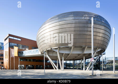 Planète m de Bertelsmann AG à l'exposition universelle 2000, aujourd'hui utilisé par l'université de sciences appliquées de Hannover, Hanovre, Basse-Saxe Banque D'Images