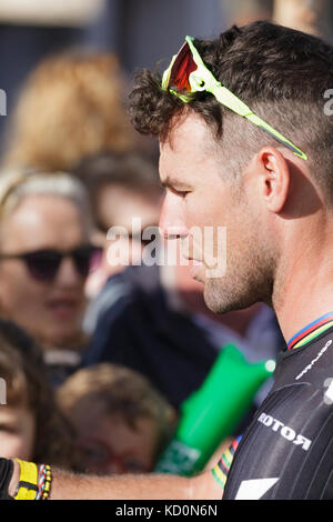 Brou, France. Le 08 Oct 2017. Mark Cavendish au début de la 111e édition de la course cycliste Paris à Tours à Brou, France. Credit : Julian Elliott/Alamy Live News Banque D'Images