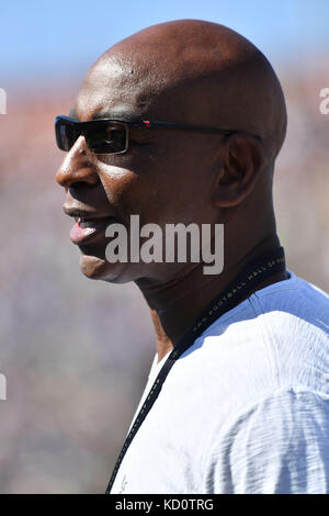 Los Angeles, CA, USA. 8 Oct, 2017. Temple de la renommée de la NFL et ex-Los Angeles Rams running back Eric Dickerson au cours de la NFL football match contre les Seahawks de Seattle au Los Angeles Memorial Coliseum de Los Angeles, Californie.Mandatory Crédit photo : Louis Lopez/CSM/Alamy Live News Banque D'Images