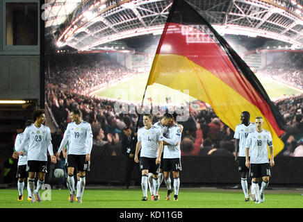 Kaiserslautern, Allemagne. 08 octobre 2017. Joueurs allemands célébrant un but lors du match de qualification de la Coupe du monde de football du Groupe C entre l'Allemagne et l'Azerbaïdjan au stade Fritz Walter de Kaiserslautern, Allemagne, le 8 octobre 2017. Crédit : Uli Deck/dpa/Alamy Live News Banque D'Images