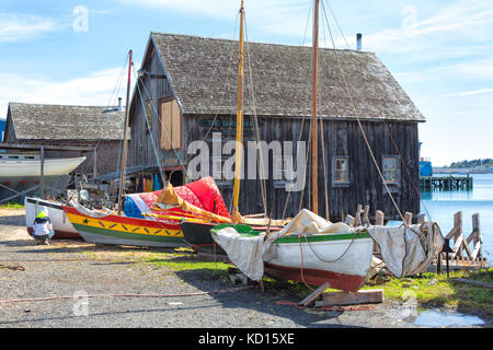 Bateaux en bois en face de Dory Shop, Lunenburg, Nova Scotia, canada Banque D'Images