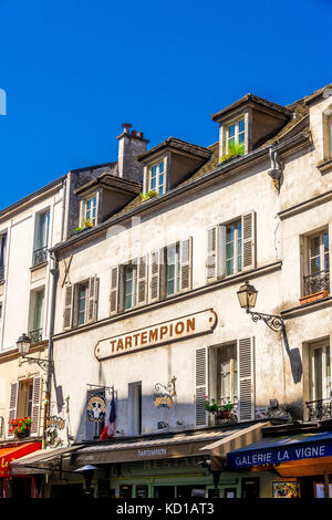 Rues et maisons du quartier de Montmartre à Paris, France Banque D'Images