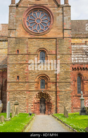 Le transept sud de la Cathédrale Saint Magnus, Kirkwall, Orkney, Scotland, UK continentale. Banque D'Images