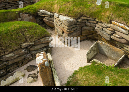 N° 3 en séjour à Skara Brae. village néolithique des Orcades,Continent, Ecosse, Royaume-Uni. Banque D'Images