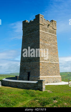 Le Kitchener Memorial (construit en 1926) à Marwick Head, Orkney Mainland, Écosse, Royaume-Uni. Banque D'Images