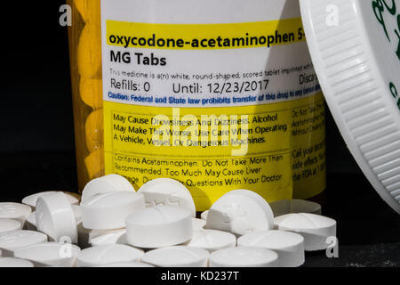 Les opioïdes d'ordonnance puissant l'oxycodone est critique pour la gestion de la douleur sévère, mais soigneusement prescrit pour crainte d'abus et de dépendance. Banque D'Images