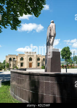 Centre-ville, le nord de l'ismailly Azerbaïdjan : monument dédié à l'ancien président Heydar Aliyev Banque D'Images