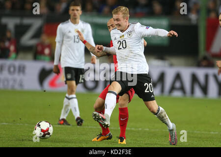 Kaiserslautern, Allemagne. 08 octobre 2017. L'Allemand Julian Brandt en action lors du match de qualification de la Coupe du monde de football du Groupe C entre l'Allemagne et l'Azerbaïdjan au stade Fritz Walter de Kaiserslautern, Allemagne, le 8 octobre 2017. Crédit : Thomas Frey/dpa/Alamy Live News Banque D'Images