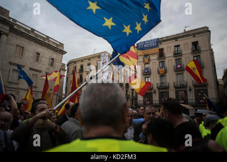 Concentration anti-indépendance sur la place Sant Jaume, Barcelone. Crédit : Alamy / Carles Desfilis Banque D'Images