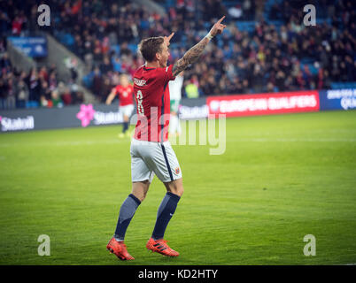 Oslo, Norvège. 08 octobre 2017. Norvège, Oslo - 8 octobre 2017. Stefan Johansen (8) de Norvège vu pendant la coupe du monde qualificateur entre la Norvège et l'Irlande du Nord à Ullevaal Stadion à Oslo. Credit: Gonzales photo/Alamy Live News Banque D'Images