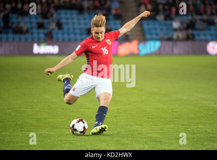 Oslo, Norvège. 08 octobre 2017. Norvège, Oslo - 8 octobre 2017. Jonas Svensson (16) de Norvège vu pendant la coupe du monde qualificateur entre la Norvège et l'Irlande du Nord à Ullevaal Stadion à Oslo. Credit: Gonzales photo/Alamy Live News Banque D'Images