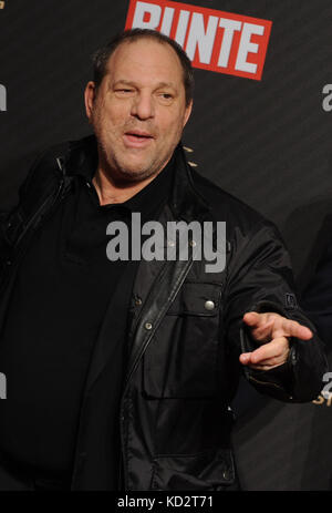 Berlin, Allemagne. 13 février 2012. Le producteur AMÉRICAIN Harvey Weinstein assiste à la fête des 100 ans Studio Babelsberg lors du 62e Festival international du film de Berlin, à Berlin, en Allemagne, le 13 février 2012. Credit : Jörg Carstensen dpa/lbn | usage Worldwide/dpa/Alamy Live News Banque D'Images