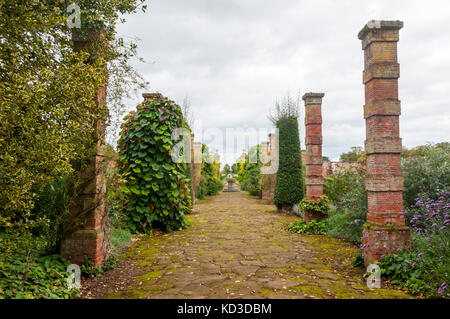 Le jardin clos à Sandringham House, à l'automne. Banque D'Images