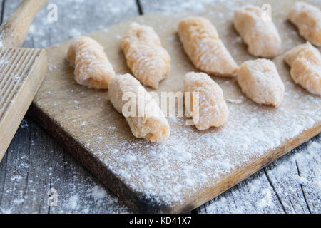 Cuisine italienne Cuisine gnocchi de pommes de terre Banque D'Images