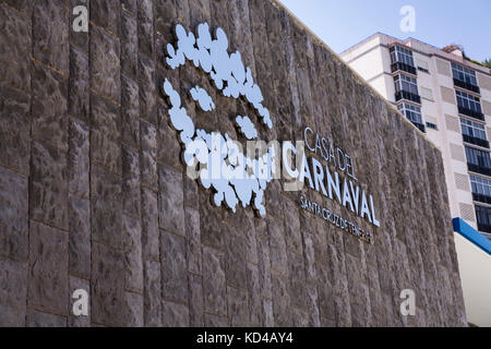 Des affiches à l'entrée de la Casa del Carnaval, musée, à Santa Cruz de Tenerife, Canaries, Espagne Banque D'Images