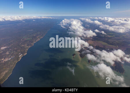 Vue d'altitude entre ciel et espace , à l'obscurité. plan de vue du ciel. Banque D'Images